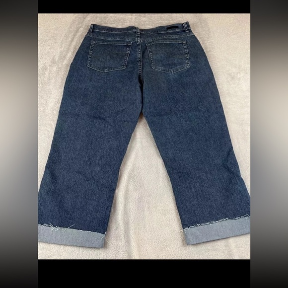 Lee Womens Relaxed Fit medium wash roll cuff cropped jeans size 16P - Picture 8 of 10